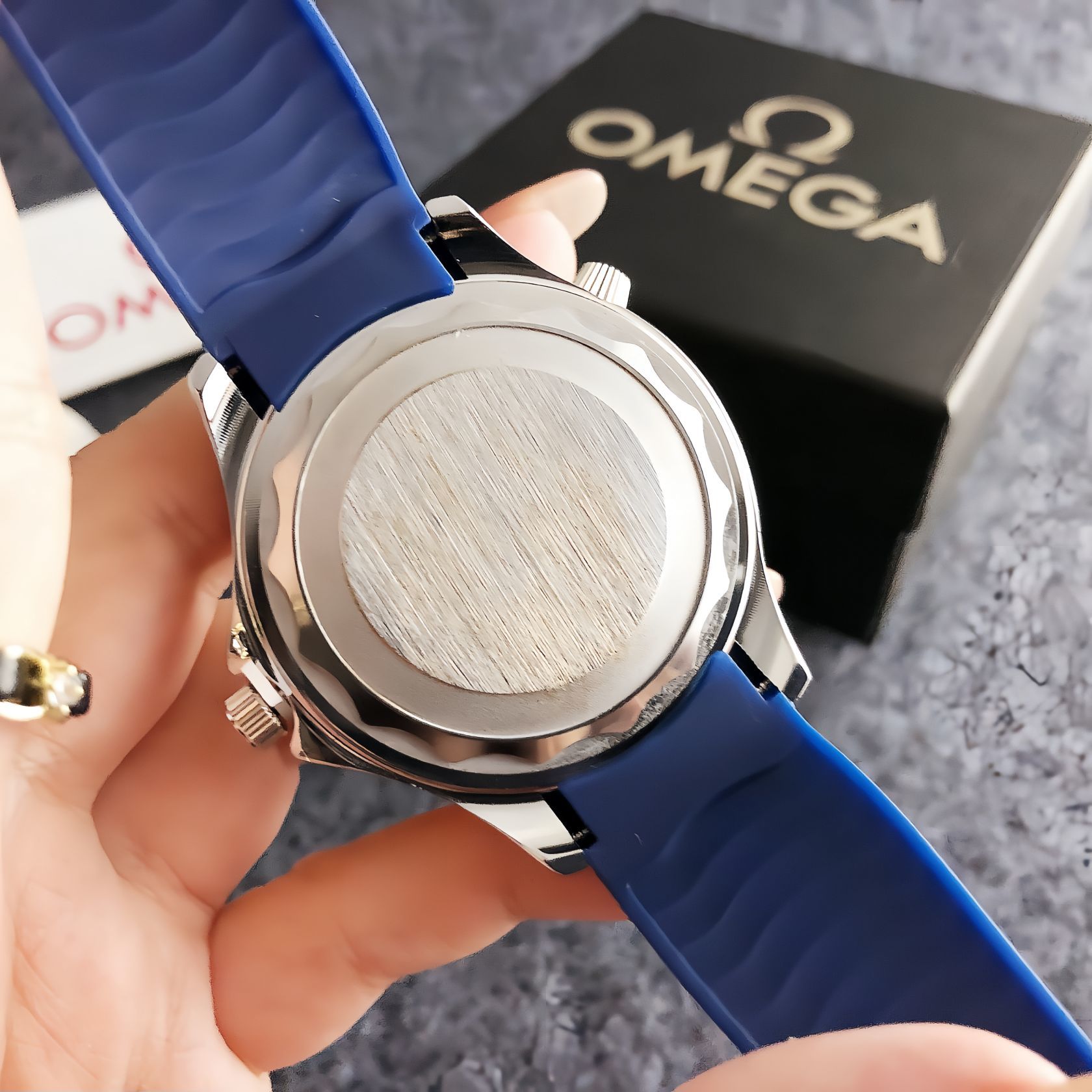 Azure Tide Diver Watch