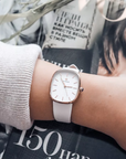 WWOOR Luna® Leather Strap Quartz Watch