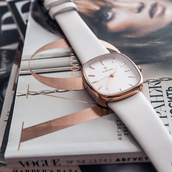 WWOOR Luna® Leather Strap Quartz Watch