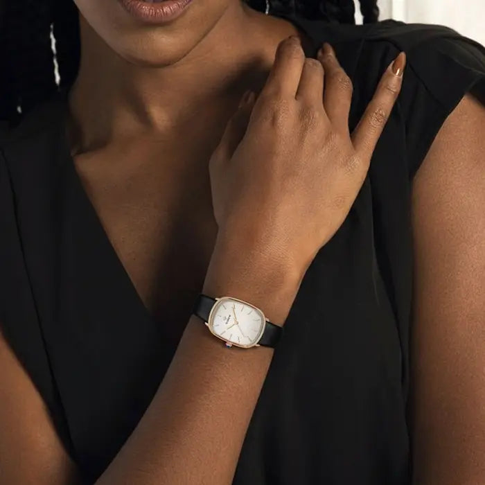 WWOOR Luna® Leather Strap Quartz Watch