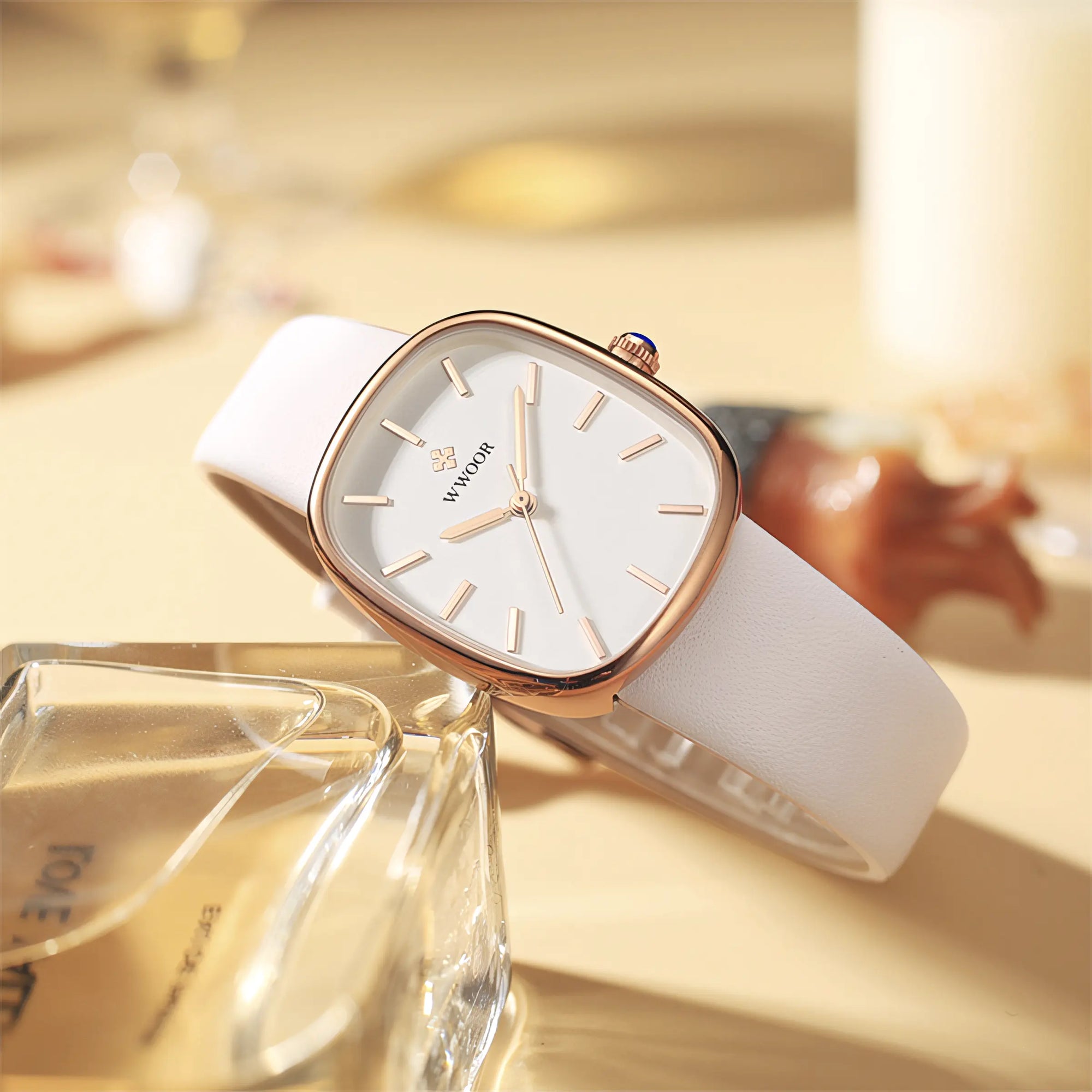 WWOOR Luna® Leather Strap Quartz Watch